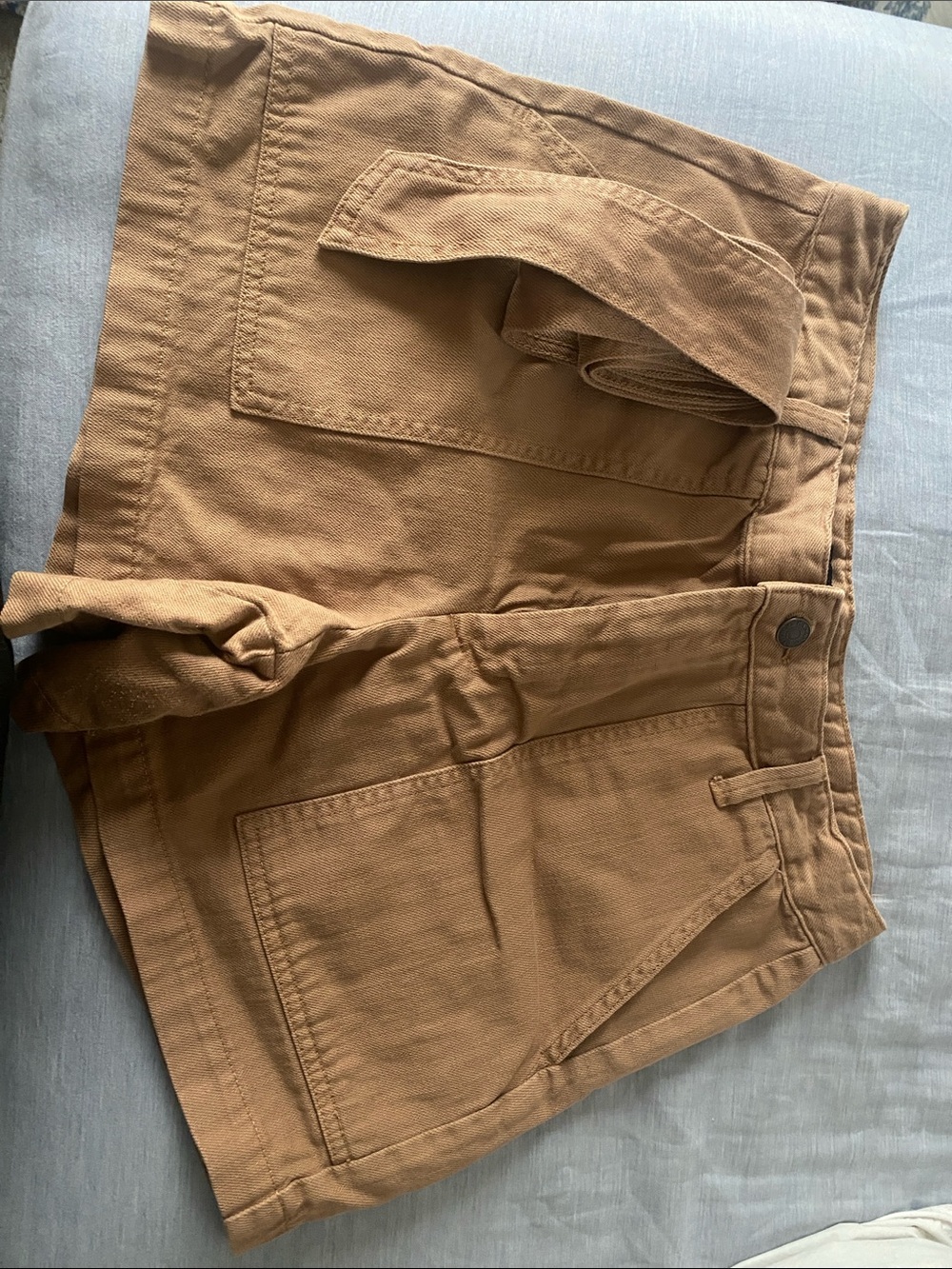 Banana Republic Tan Cargo-Style Jean Shorts with belt